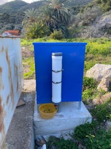 Artamiti Feeder and Water Tube